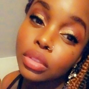 Meet your Posher, Arielle